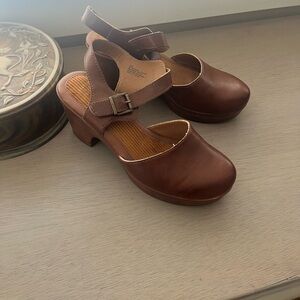 Brown Leather Women's clogs